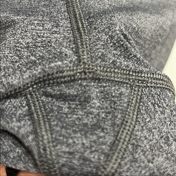 Lululemon Motionful 7/8 Tight 25" Size 4 - Picture 10 of 10